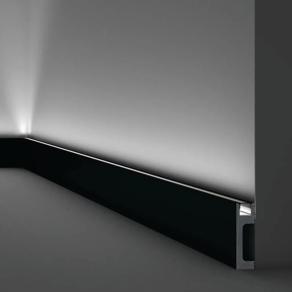 IL10 WALLSTYL® NMC 2m Black Skirting Boards for LED Lights