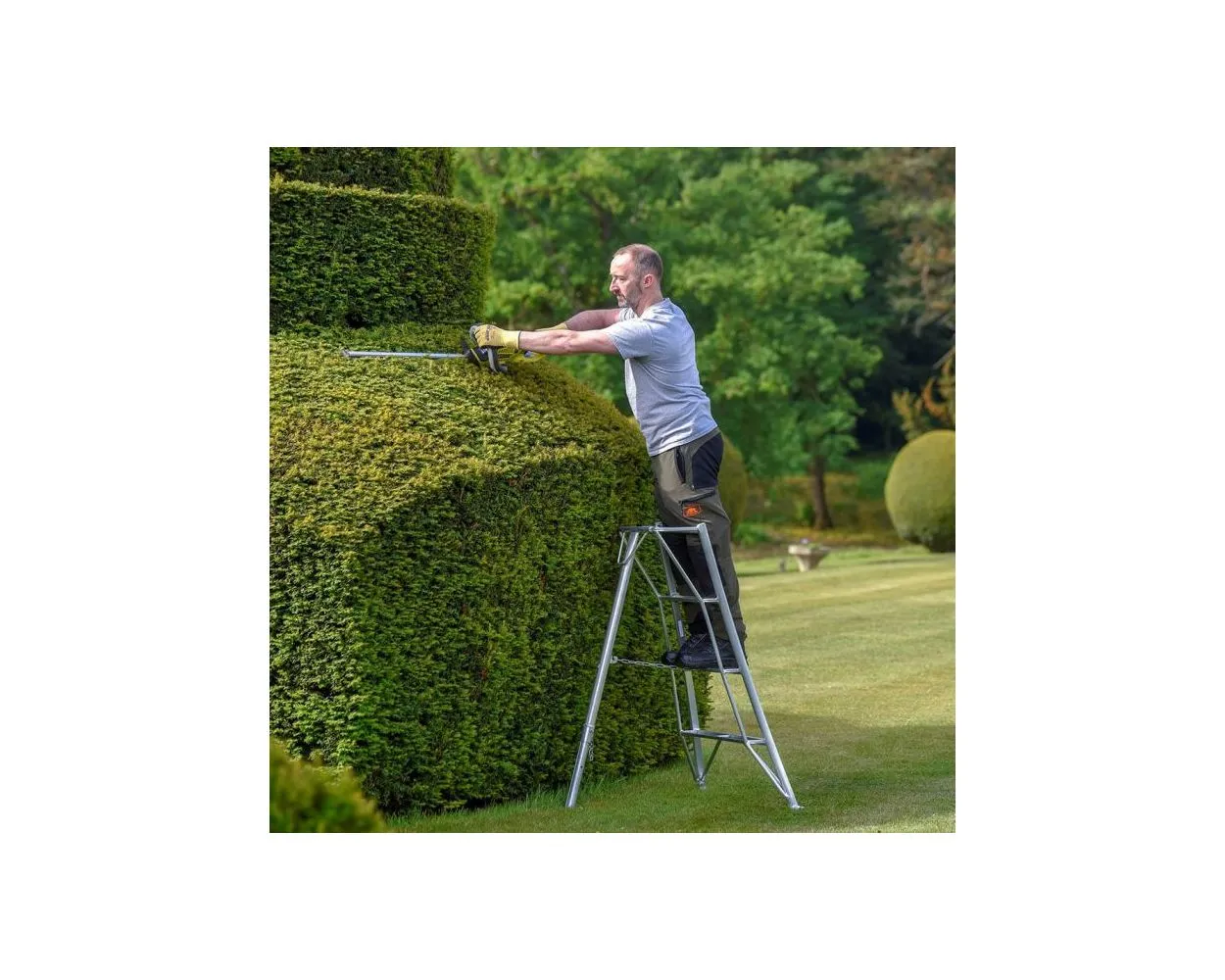 Hendon Standard Tripod Step Ladder, 1.2m, 4 Tread