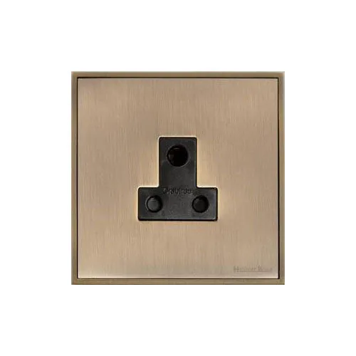 Executive Range-Antique Brass-5 Amp 3 Round Pin Socket